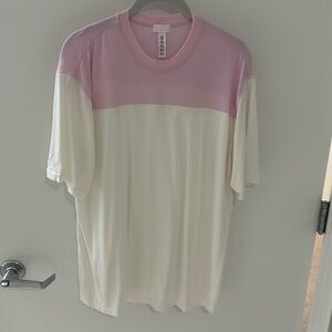 Skims pink and white tee shirt